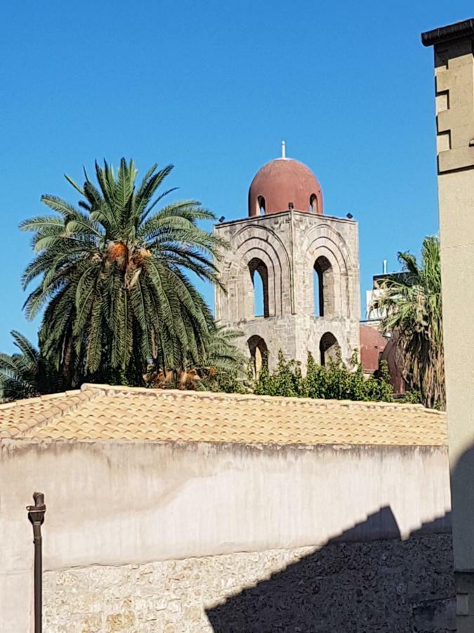Casa Vacanze Villa D'Orleans Palermo Buitenkant foto