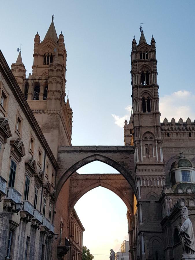 Casa Vacanze Villa D'Orleans Palermo Buitenkant foto