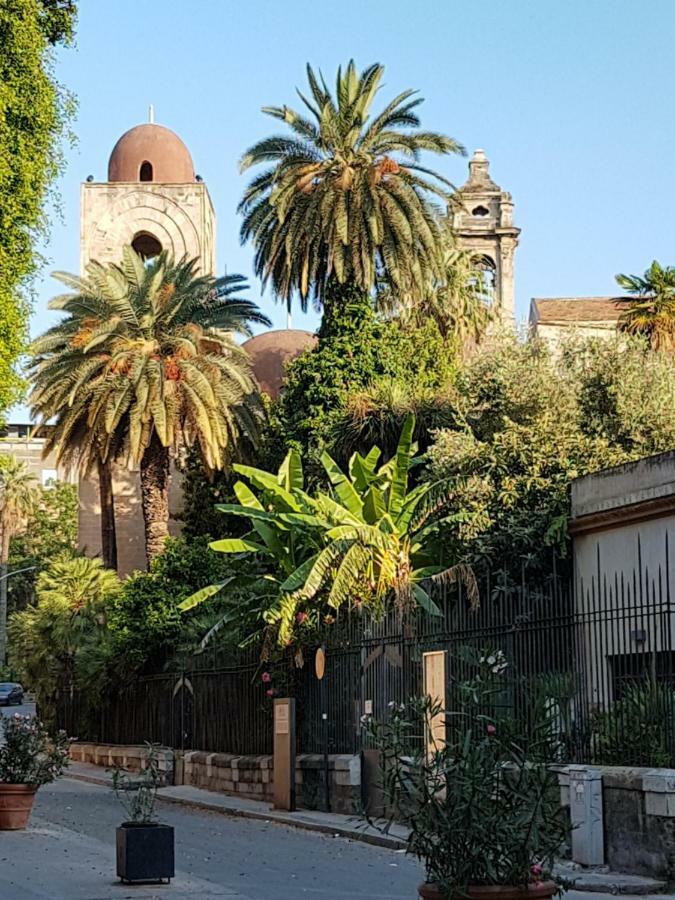 Casa Vacanze Villa D'Orleans Palermo Buitenkant foto