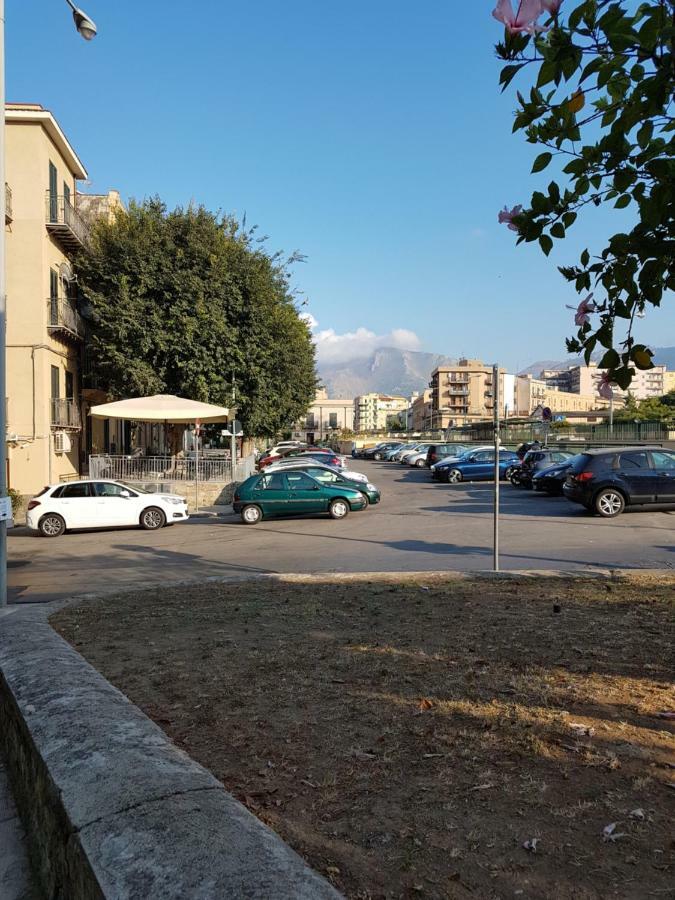 Casa Vacanze Villa D'Orleans Palermo Buitenkant foto