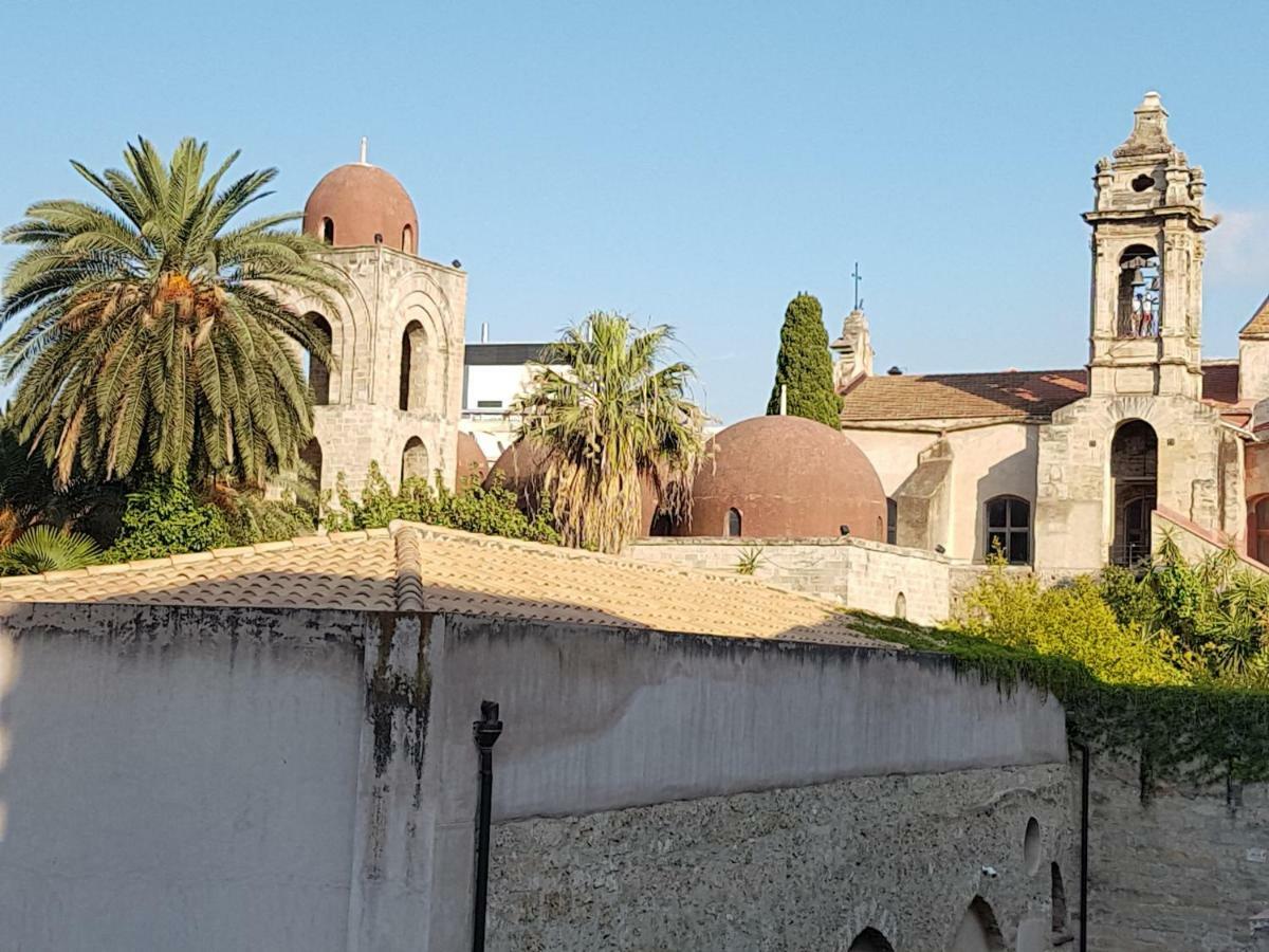 Casa Vacanze Villa D'Orleans Palermo Buitenkant foto